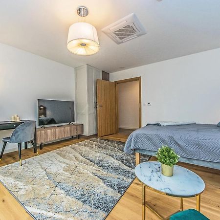 Bh Properties, Apartamenty Teatr Wybrzeze Srodmiescie 格但斯克 外观 照片