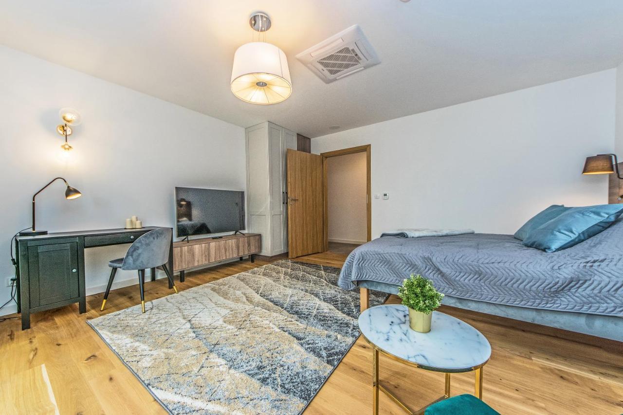 Bh Properties, Apartamenty Teatr Wybrzeze Srodmiescie 格但斯克 外观 照片